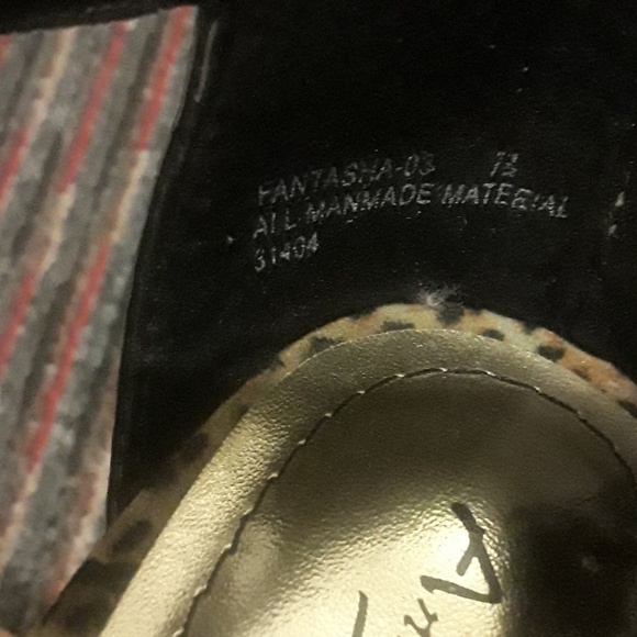 Heels - Picture 7 of 7